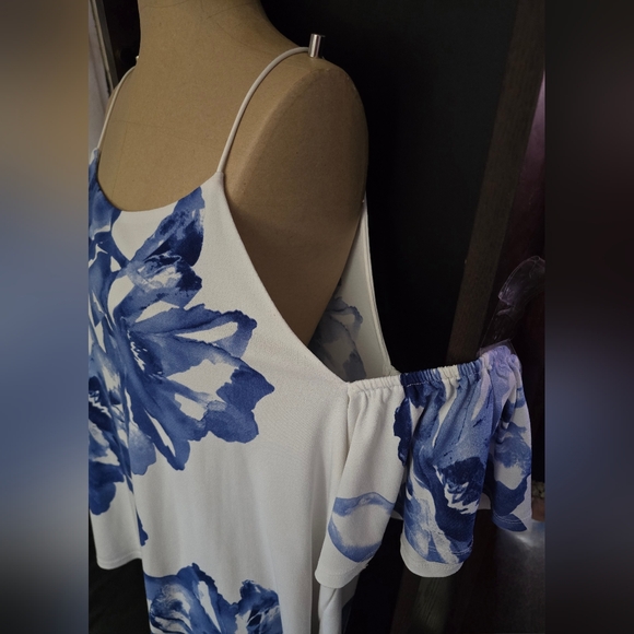 Stunning Cold Shoulder Floral Top From INC International Concepts, New, Sz XXL - Picture 3 of 10